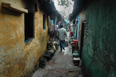slum-dwellers-kolkata